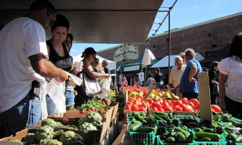 A farmers market in Winter Park, FL